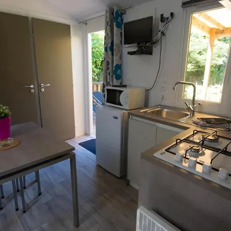 Camping Les Cent Chenes Saint-Jeannet  Exterior photo